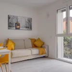 Yellow Suite In Financial District 4 Pax