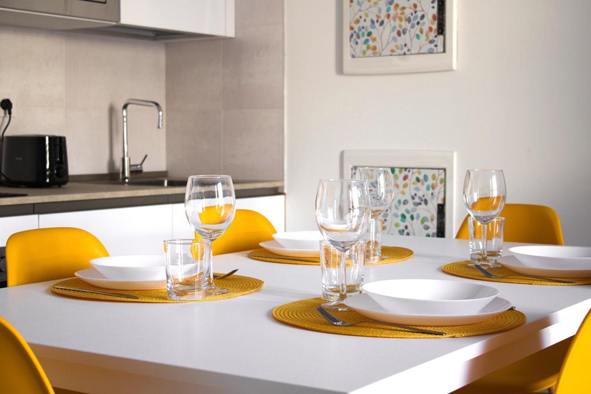 Yellow In Financial District 4 Pax Appartement